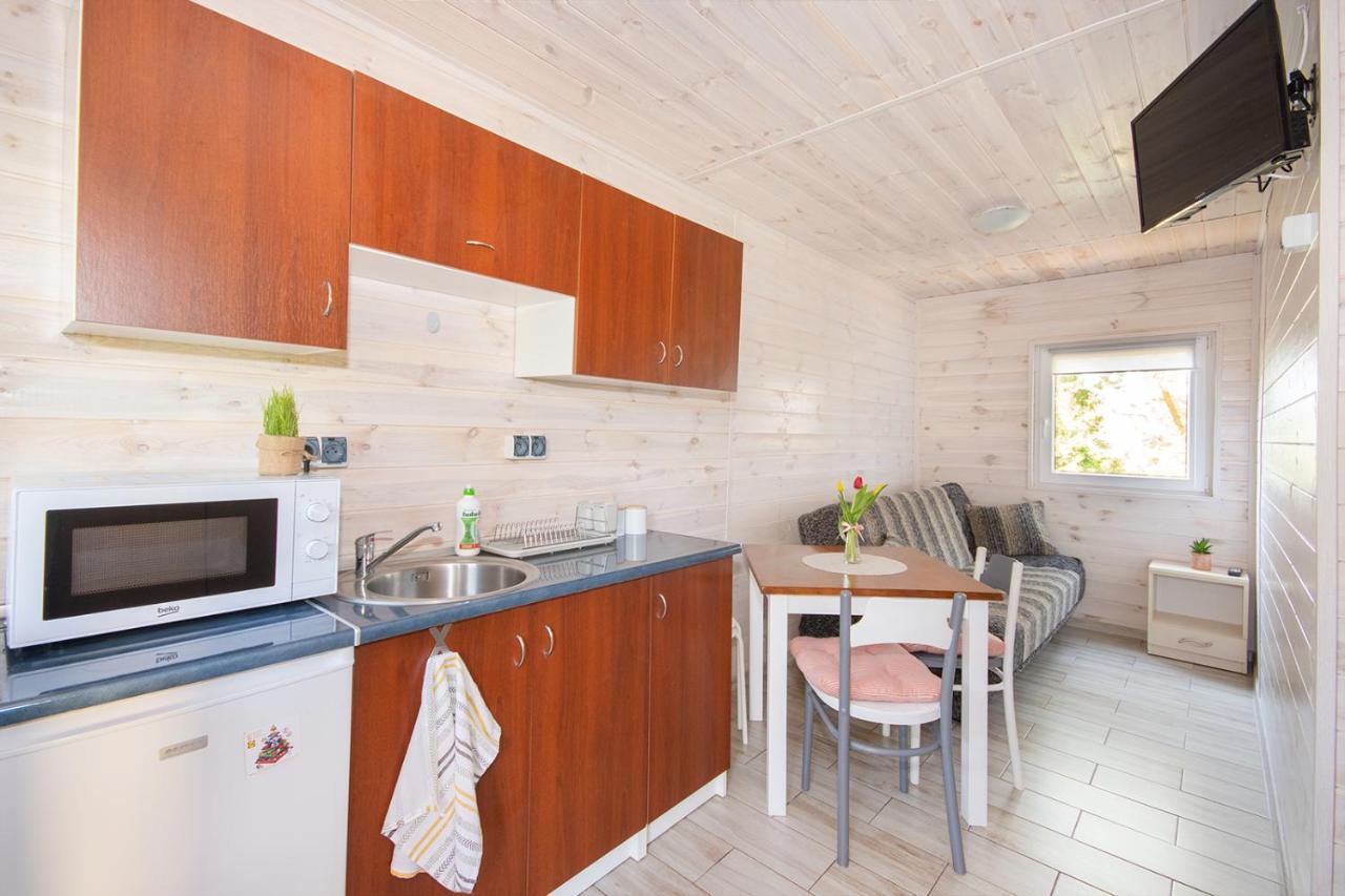 Przyjazna Osada - Domki I Apartamenty Ujście-Darłowskie Exteriör bild