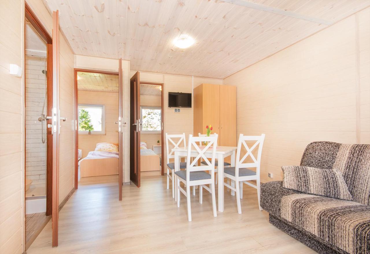 Przyjazna Osada - Domki I Apartamenty Ujście-Darłowskie Exteriör bild